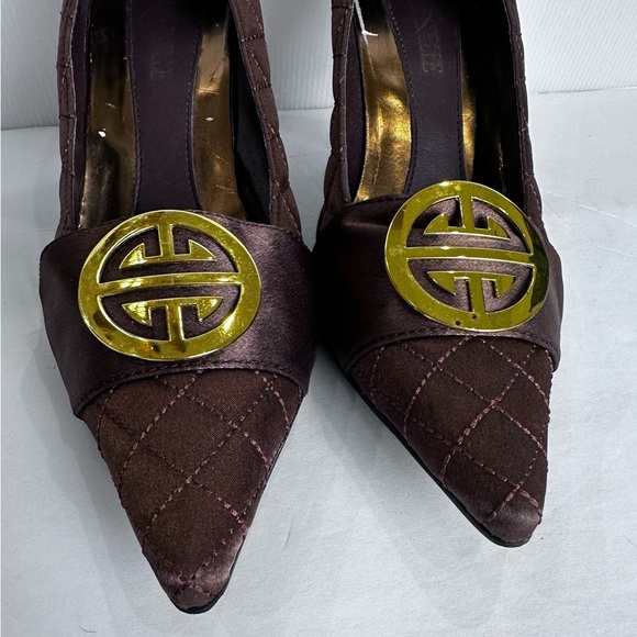 Annebelle Brown Soft Quilted Pumps Gold Emblem On Toe 3.5 Inch Heel S 9 - Picture 5 of 16